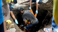 Kapolsek Garut Kota Kompol Uus Susilo mengatakan jasad Nani ditemukan terkubur di sebuah galian. Galian tersebut sebelumnya sempat dicurigai warga. Polisi kemudian membongkarnya, Senin (15/1/18) siang ini.