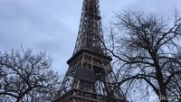 Menara Eiffel gagah menjulang. Difoto dari sudut manapun tetap menarik (Angga/detikTravel)