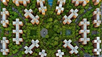 Kalau ini, foto komplek apartemen Stuyvesan Town di New York. Jika diperhatikan dari udara, bentuknya malah mirip permainan Tetris ya? (dok Jeffrey Milstein)