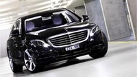 Pemilik sedan mewah Mercedes-Benz S500 AT dengan nomor polisi B 23 ALX ternyata sudah membayar pajak sebesar Rp 348.830.500. Pengacara pemilik mobil tersebut, Sumarno, menyebut data Pemprov DKI, yang menjadi dasar artikel ini, keliru. (Foto: Ilustrasi mobil Mercedes-Benz S500 AT/Internet)