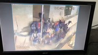 Para korban terjatuh ke lobi gedung. (Foto: Dok. Istimewa)