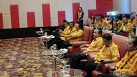 Potret pengurus Hanura yang berkumpul di Hotel Manhattan bersama OSO. Di antaranya ada Gede Pasek, anggota DPD yang menjabat Waketum Hanura (Kanavino/detikcom)