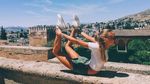 Foto: Penari Cantik Rusia Keliling Dunia Sambil Yoga