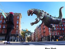 Penampakan Godzilla Traveling Keliling Dunia