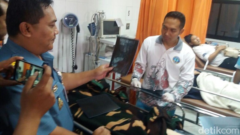Selasar BEI Ambruk, 17 Orang Masuk RS Mintohardjo Selasar BEI Ambruk, 17 Orang Masuk RS Mintohardjo