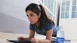 Foto: Saat Selebriti Cantik Berkeringat Lakukan Olahraga Plank