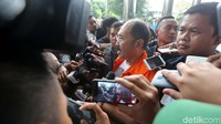 Fredrich merupakan tersangka kasus perintangan penyidikan atau obstruction of justice. Selain Fredrich, dr Bimanesh Sutarjo dijerat KPK.
