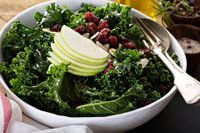 Mau Meracik Salad yang Sehat? Ikuti 5 Tips Ahli Nutrisi Ini
