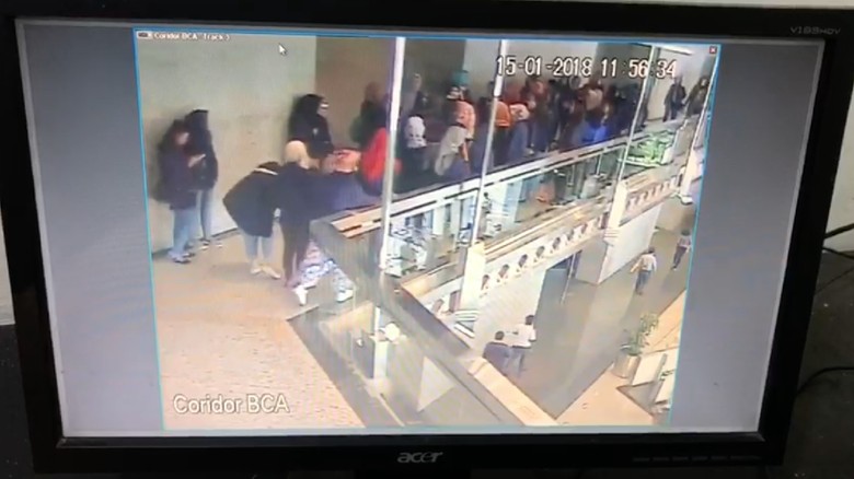 Polisi Minta Keterangan Ahli dari UI Terkait Ambruknya Selasar BEI Polisi Minta Keterangan Ahli dari UI Terkait Ambruknya Selasar BEI
