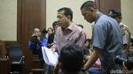 Foto: 4 Perempuan dan Pria Pekerja Money Changer Bersaksi di Sidang Novanto