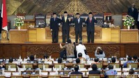 Bamsoet mengatakan DPR harus mengikuti keinginan masyarakat yang terus berkembang. Menurutnya, dengan kinerja DPR yang representatif, harmonis, dan produktif dapat membuat demokrasi di Indonesia jadi semakin matang.Bamsoet yang pernah menjabat Ketua Komisi III ini berharap DPR menjadi contoh kemajemukan Indonesia. Keragaman yang dimiliki Indonesia, menurutnya, harus dijaga untuk kemajuan bersama. (Foto: Grandyos Zafna/detikcom)