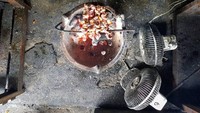 Mampir ke Jogja, Rio pun menyempatkan diri untuk mencicip sate klatak. Sate Klatak Pak Pong pun jadi salah satu pilihannya. Foto: Instagram @riodewanto