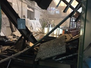 Selasar Tower II BEI Ambruk, Banyak Mahasiswa yang Luka