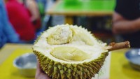 Goldie, tulis Rio Dewanto dalam unggahan durian di Instagramnya. Daging durian yang tebal dan enak ini ia coba dari Durian Ucok Medan. Foto: Instagram @riodewanto