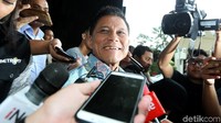 Perantara suap terkait kasus Emirsyah Satar, kini diperiksa KPK. Direktur Utama PT Mugi Rekso Abadi (MRA) itu diperiksa KPK Senin (15/1/2018) di gedung Merah Putih, Jakarta.