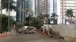 Foto: Suasana di BEI Pasca Selasar Atap Tower II Ambruk