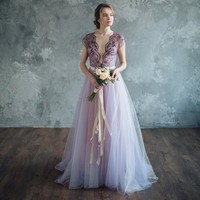 Jika tak mau tampak terlalu mencolok, hadirkan warna ungu violet di bagian atas lalu ungu lavender yang lebih muda di bagian bawah. Foto: Pinterest