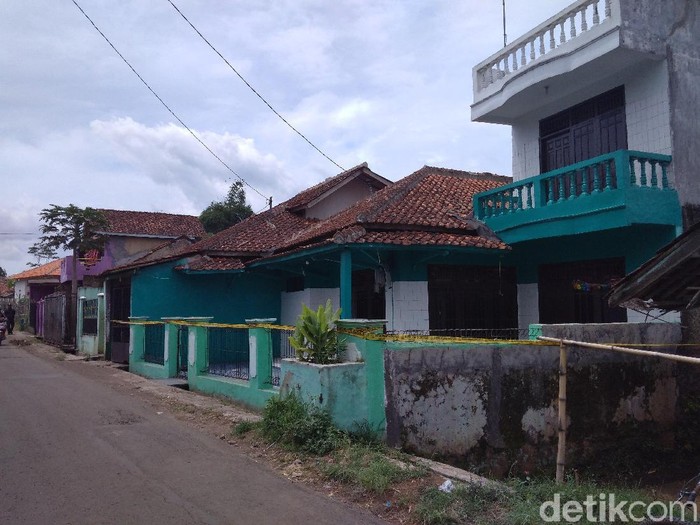 Nani Hilang Diduga Dikubur, Rumahnya di Garut Digaris Polisi
