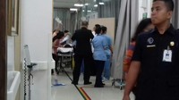 Pantauan detikcom di RS Siloam di Jl. Garnisun Dalam, Semanggi, Jakarta, Senin (15/1/2018)), ambulance yang mebawa korban berdatangan. Foto: (Dwi Andayani-detikcom)