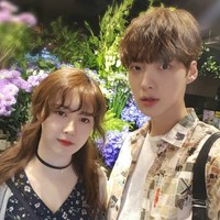 Pasangan Goo Hye Sun dan Ahn Jae Hyun, berawal dari cinta lokasi lewat serial drama Blood dan di persatukan dalam pernikahan pada 2016. Meski berbeda usia tiga tahun tidak menghalangi hubungan mereka. Foto: Istimewa