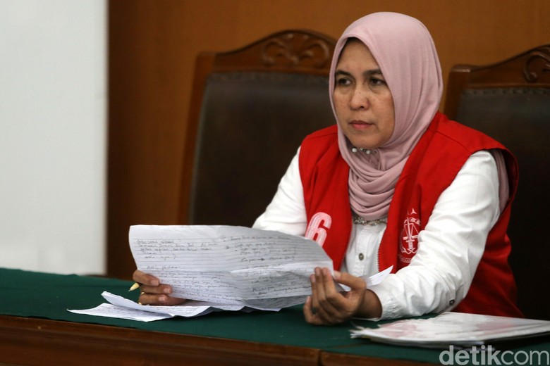 Pengacara: Asma Dewi Sehat dan Siap Jalani Sidang Pleidoi Besok Pengacara: Asma Dewi Sehat dan Siap Jalani Sidang Pleidoi Besok