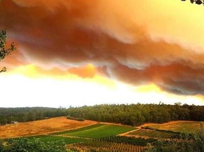 Langit Kota Perth Tiba-tiba Berwarna Oranye, Ada Apa?