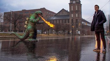 Kieran Knightley merekasa Ryan Godzilla lewat photoshop. Foto: Ryangodzilling