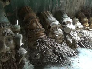 Pengrajin di Blora Ini Sulap Bonggol Bambu Jadi Kurcaci Unik