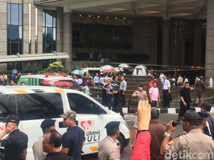 BPJS Ketenagakerjaan Tanggung Korban Selasar BEI Ambruk