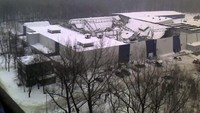 Meski bukan kategori gedung pencakar langit, namun ambruknya Katowice Trade Hall di Polandia cukup tragis. Peristiwa nahas tersebut terjadi pada 2006 yang disebabkan salju yang menumpuk di atas gedung. Istimewa/The Vintage News.