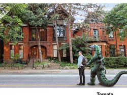 Penampakan Godzilla Traveling Keliling Dunia