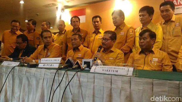 Bicara dengan OSO, Wiranto: Tak Ada Munaslub Hanura