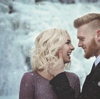 Itu adalah hadiah pernikahan dari saya untuk mereka. Tapi kami tidak menduga jika air terjunnya menjadi beku. Itu sangat megah, tutur Elmore, sang fotografer. Foto: Facebook