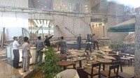 Terbaru, gedung Gursa Efek Indonesia di Jakarta mengalami ambruk pada bagian selasarnya di lantai 2. Berdasarkan rekaman CCTV peristiwa itu terjadi pada pukul 11.56 WIB. Istimewa.