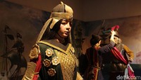 Sementara lantai 1 menyimpan diorama tentang sejarah pelayaran dari tokoh dalam dan luar negeri. Contohnya seperti diorama dari pahlawan nasional wanita Aceh Malahayati ini (Randy/detikTravel)