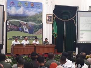 Bahas Citarum, Menko Luhut Kumpulkan Kepala Daerah di Jabar