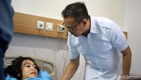Seperti diketahui sebelumnya, sebanyak 95 orang mahasiswa serta empat  orang dosen pendamping Universitas Bina Darma Palembang Sumatera Selatan menjadi korban ambruknya lantai mezzanine atau selasar yang menghubungkan Tower I dan II Gedung Bursa Efek Indonesia (BEI), Kawasan SCBDD, Jalan Sudirman, Kebayoran Baru, Jakarta.