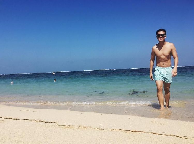 Sixpacks di Perut Daniel Mananta Makin Jadi Saja Nih, Apa Rahasianya?