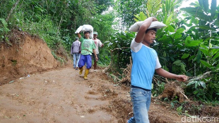 Dampak Tanah Gerak di Banjarnegara, Warga Kesulitan Dapat Air Bersih