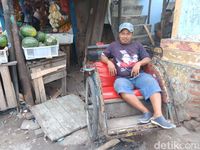 Tukang becak, Ahmad Mudian (40)