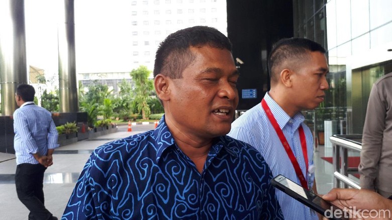 Rohadi Tembak Yance Ikut Nikmati Pajero Sport darinya Rohadi Tembak Yance Ikut Nikmati Pajero Sport darinya