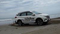 Tampilan grill juga makin mewah dengan tampilan gril 4 baris krom yang dipadukan dengan lampu depan membuat mobil ini makin berbeda. Begitu juga dengan desain New Front aerokit, New Fog lamp krom bezzel. Foto: Pool (Daihatsu)