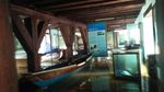 Perahu-perahu Klasik dan Genangan Air di Museum Bahari Pasca Kebakaran