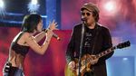 Melihat Lagi Aksi Panggung Vokalis The Cranberries Dolores ORiordan