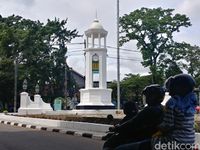 Patung Maung Mirip Anjing Laut di Tugu Supratman Menghilang