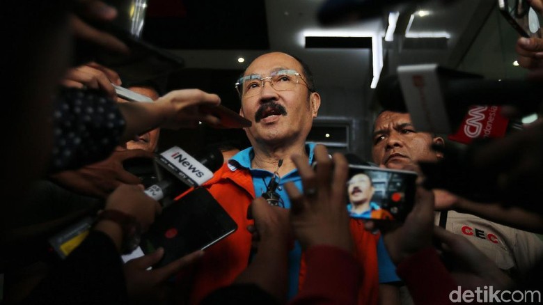Fredrich Mengaku Sewa 3 Kamar RS Medika untuk Ajudan Novanto Fredrich Mengaku Sewa 3 Kamar RS Medika untuk Ajudan Novanto