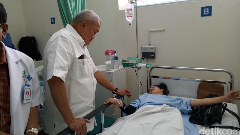 Gubernur Sumsel Jenguk Korban Selasar BEI Ambruk di RS Jakarta Gubernur Sumsel Jenguk Korban Selasar BEI Ambruk di RS Jakarta