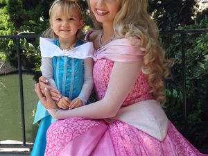 Bunda Ini Jago Banget Bikin Kostum Tokoh Disney, Kenalan Yuk