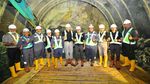 Tembus Gunung, Terowongan Double Track Pertama RI Kelar 2018