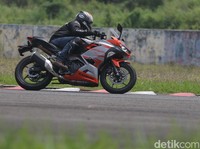 Geber Kawasaki Ninja 250 Baru di Sentul